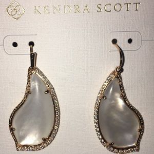 NWT Kendra Scott earrings